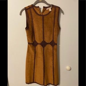 Brown dress with crotchet details